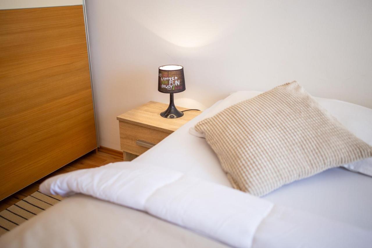 Apartment Tia Цриквениця Екстер'єр фото
